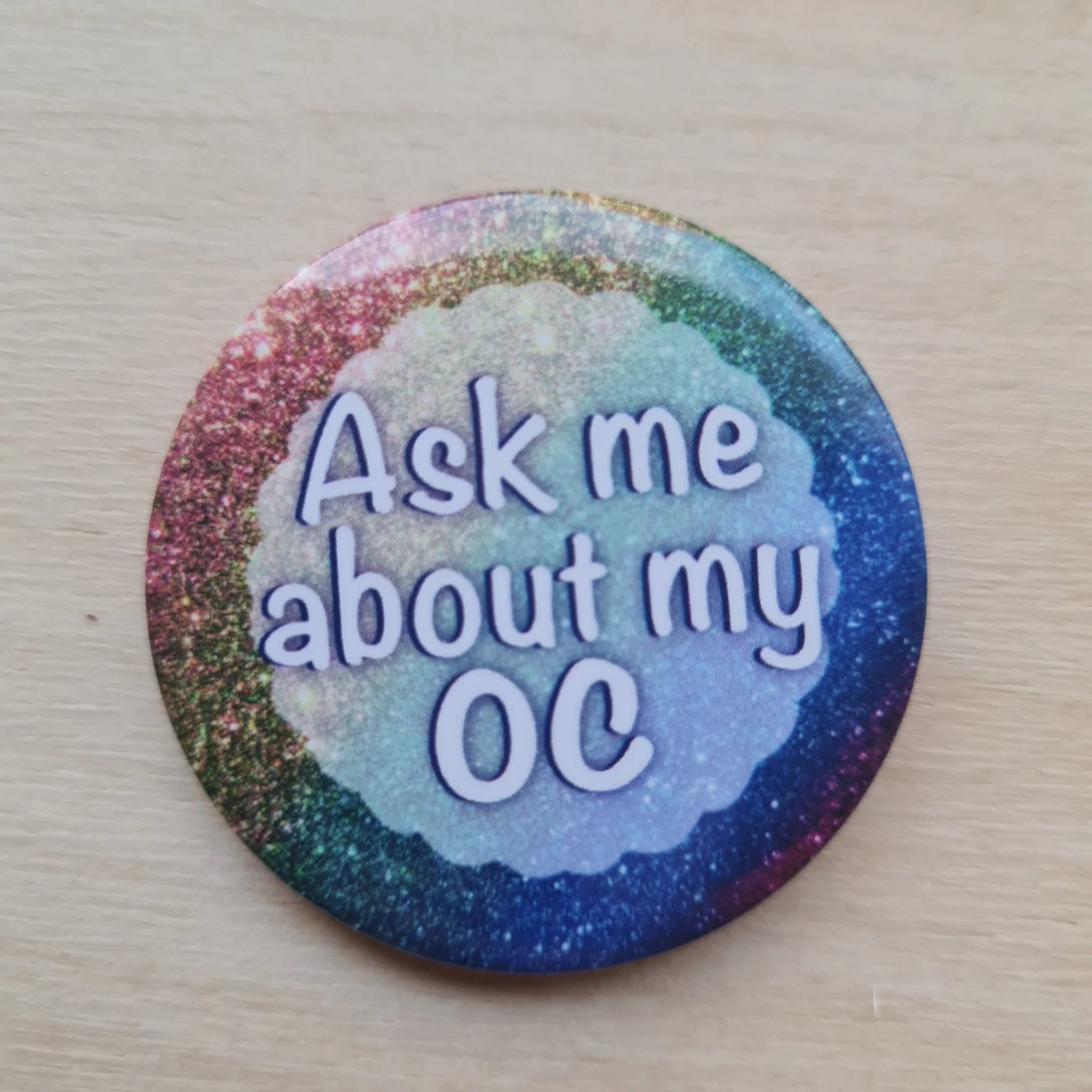 Ask me about, pinssi