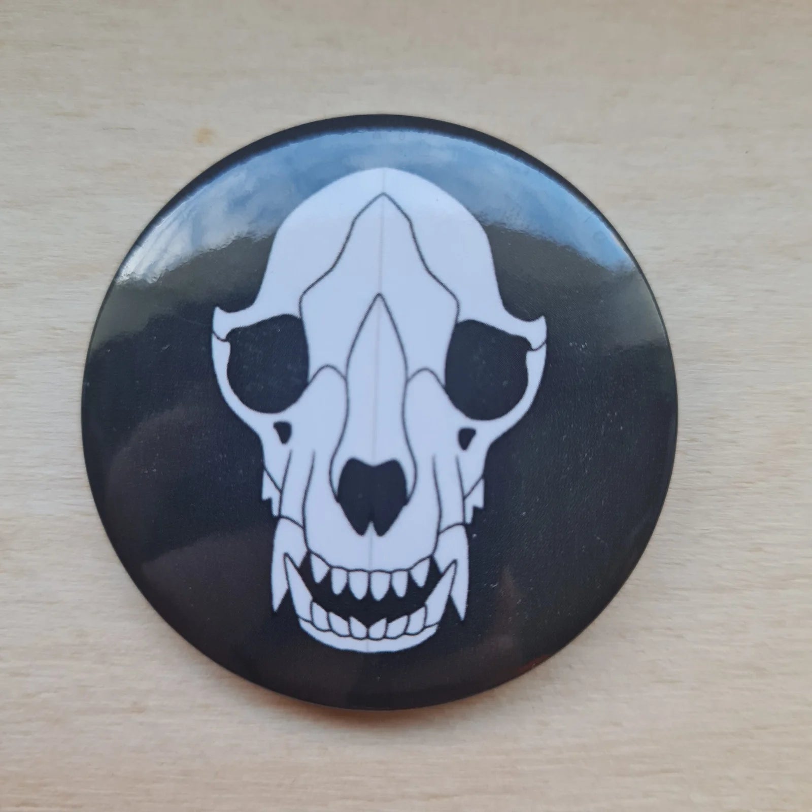 Kissa / Koira / Lehmä kallo, pinssi