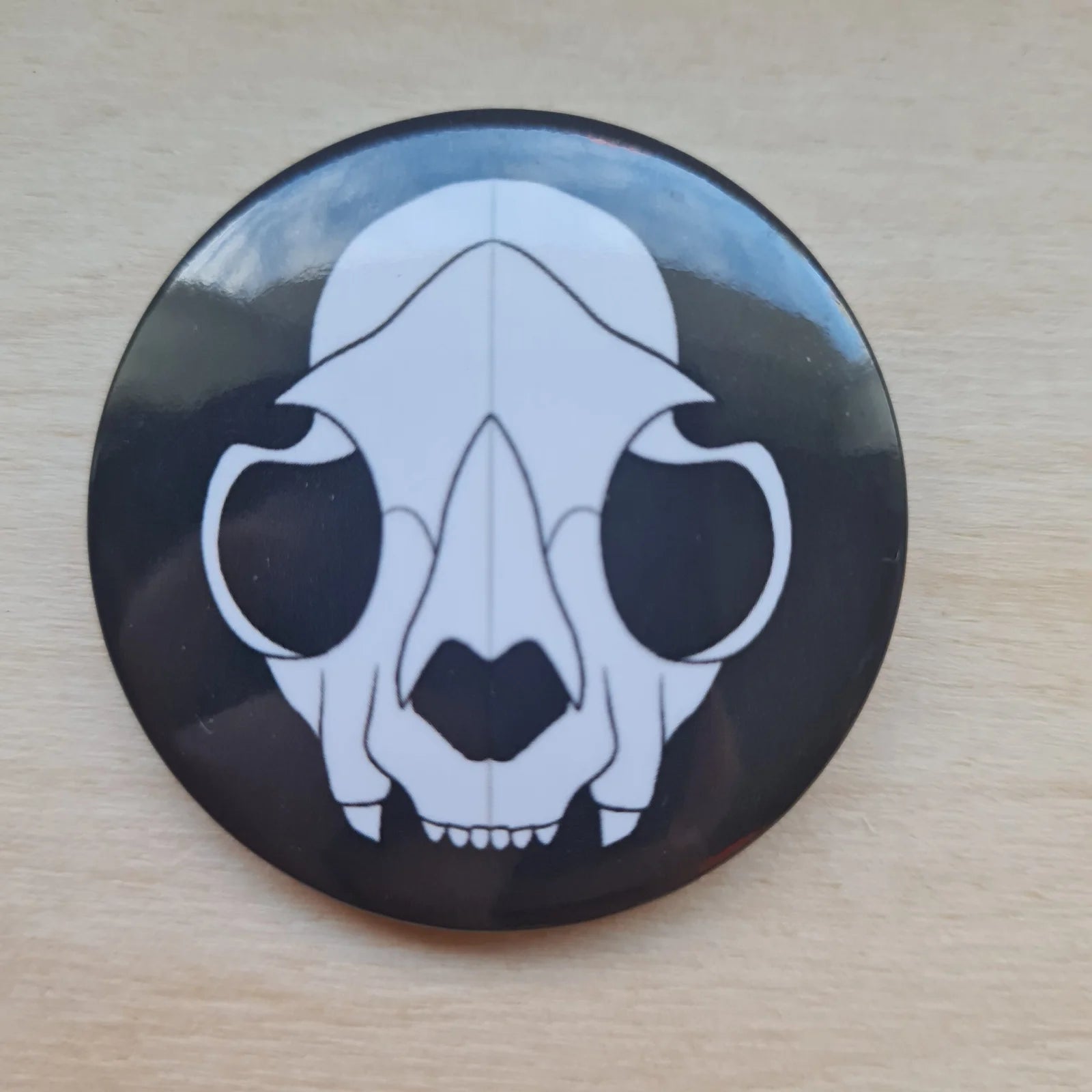 Kissa / Koira / Lehmä kallo, pinssi